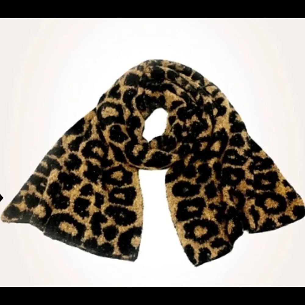 Kenzie NWT Leopard Scarf - Picture 1 of 2